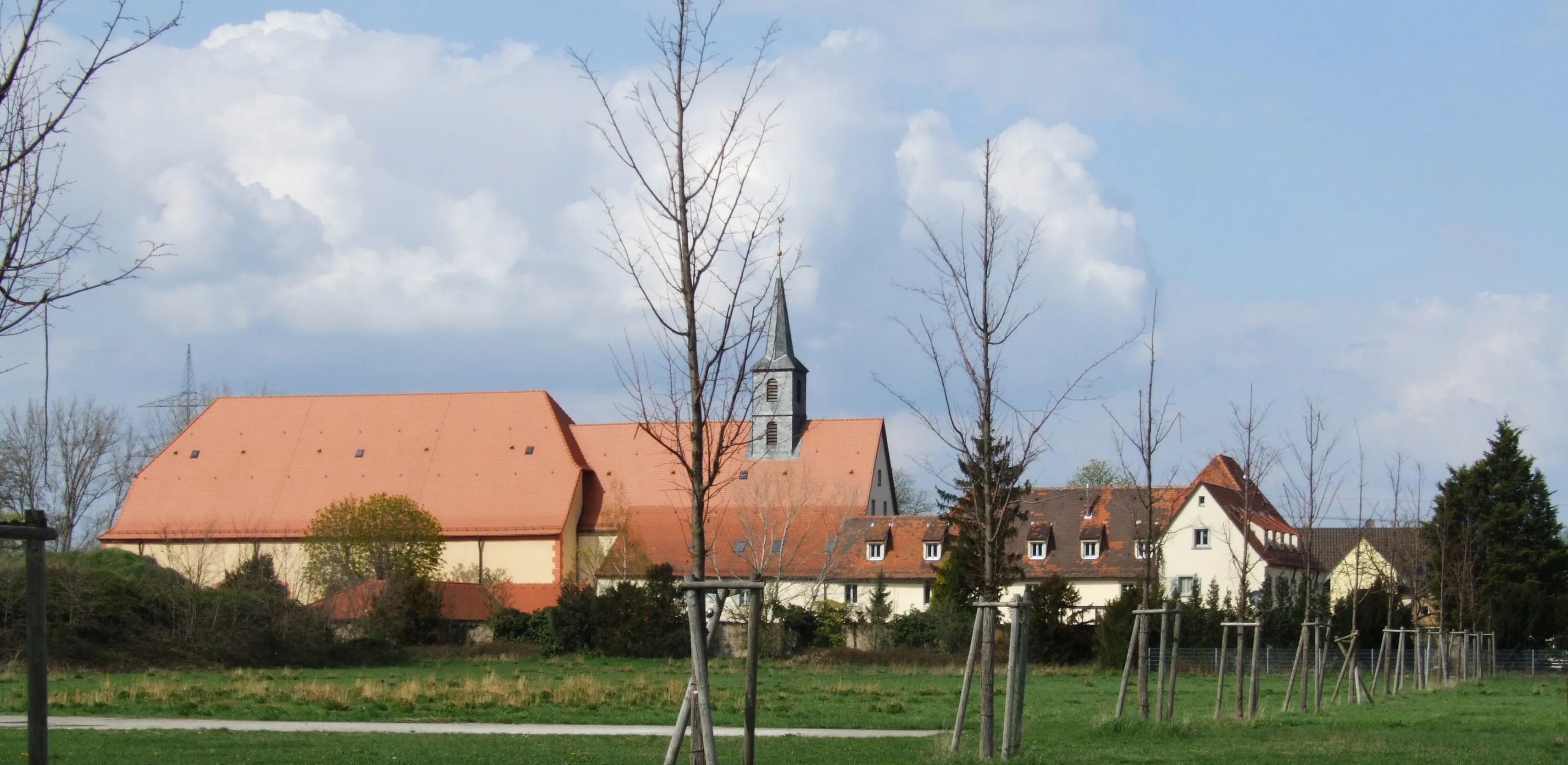 Die Wallfahrtskirche und das Kloster Waghäusel von Süden